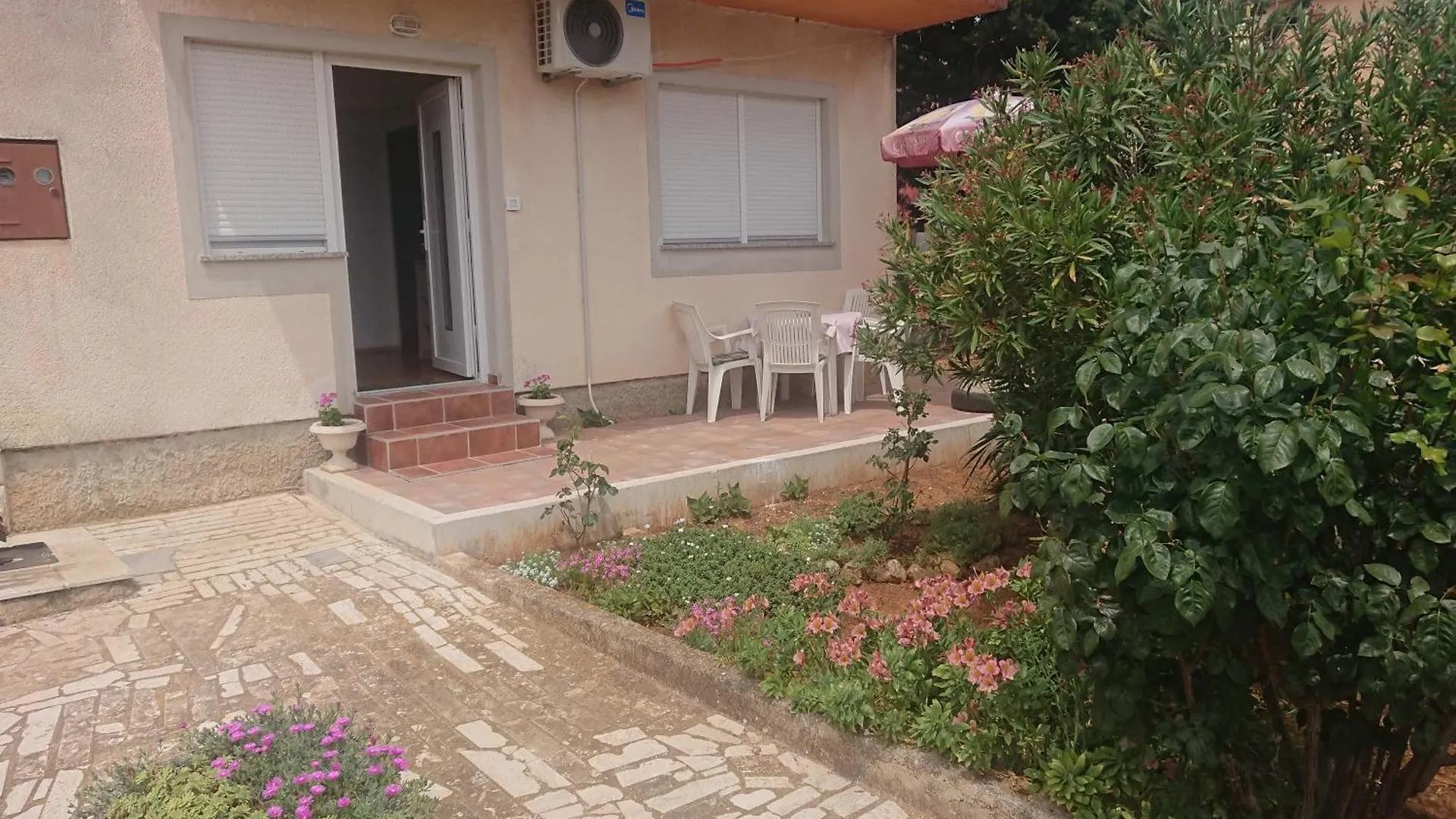 Apartments Pomer